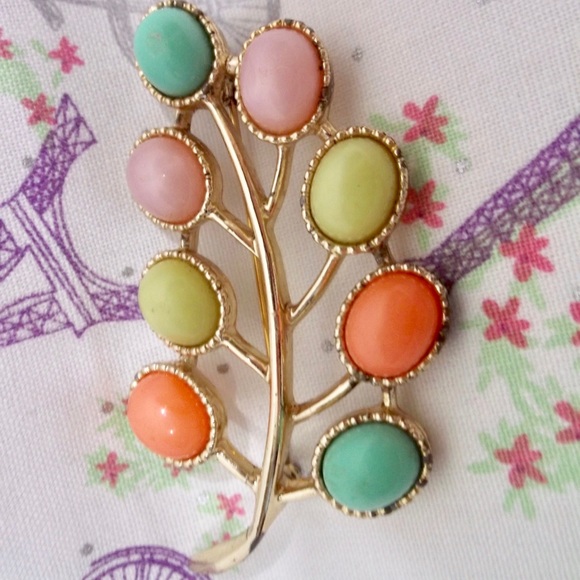 Naran Jewelry - Vintage“Naran” Brooch